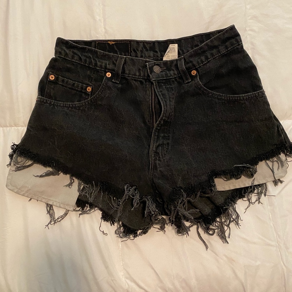Vintage Levi Cut off jean shorts (black)